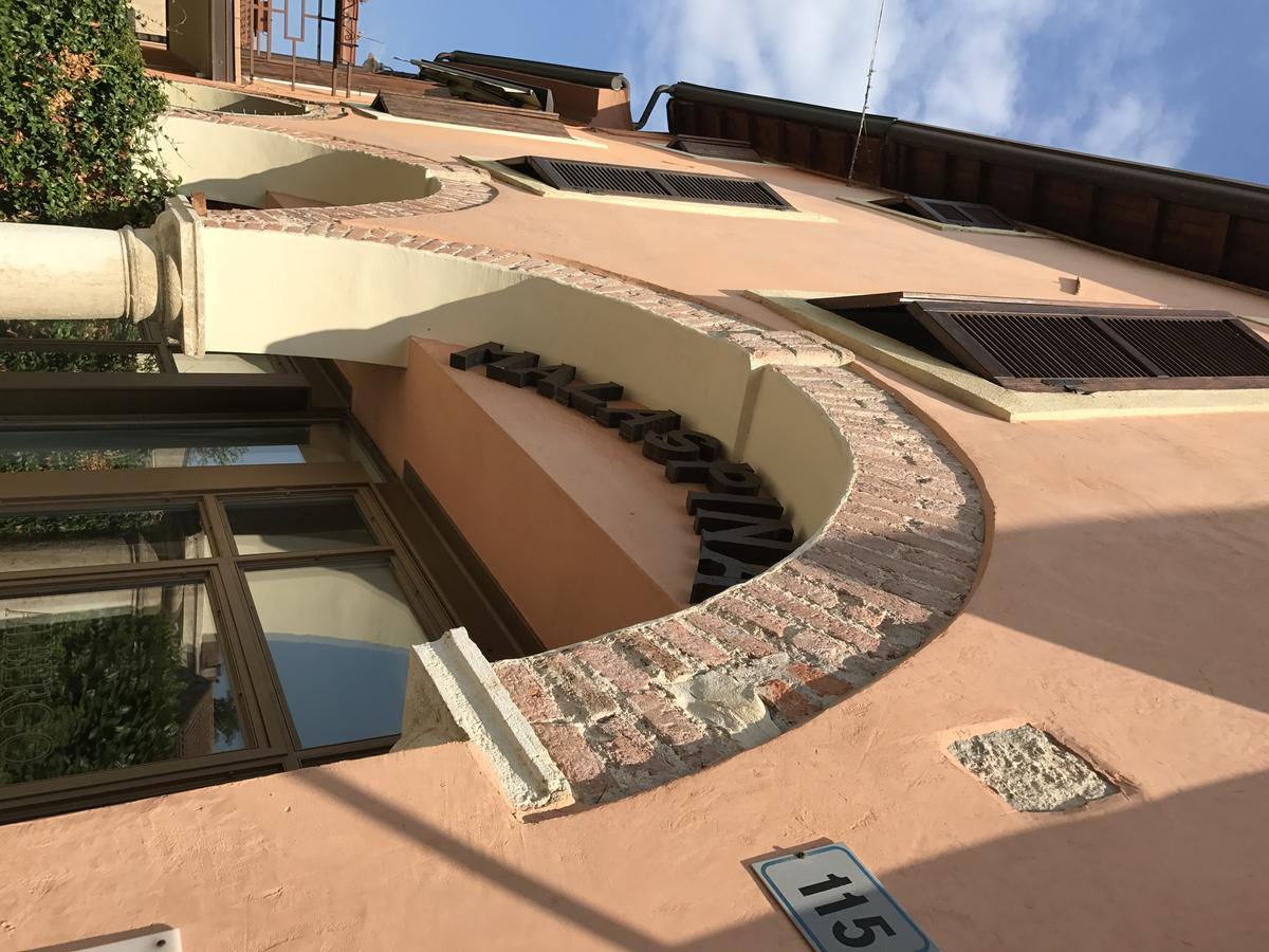 Boutique Hotel Corte Malaspina Castelnuovo del Garda Exterior photo